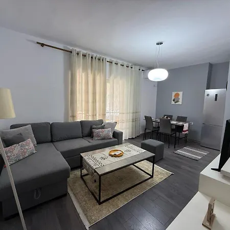 Juli's Spot Τίρανα