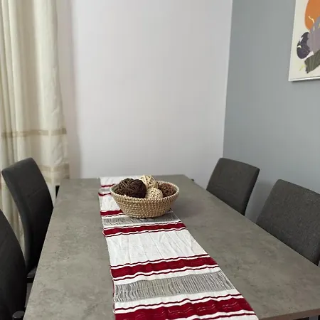 Juli's Spot * Τίρανα